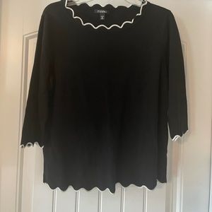 Black scallop trim 3/4 sleeve sweater